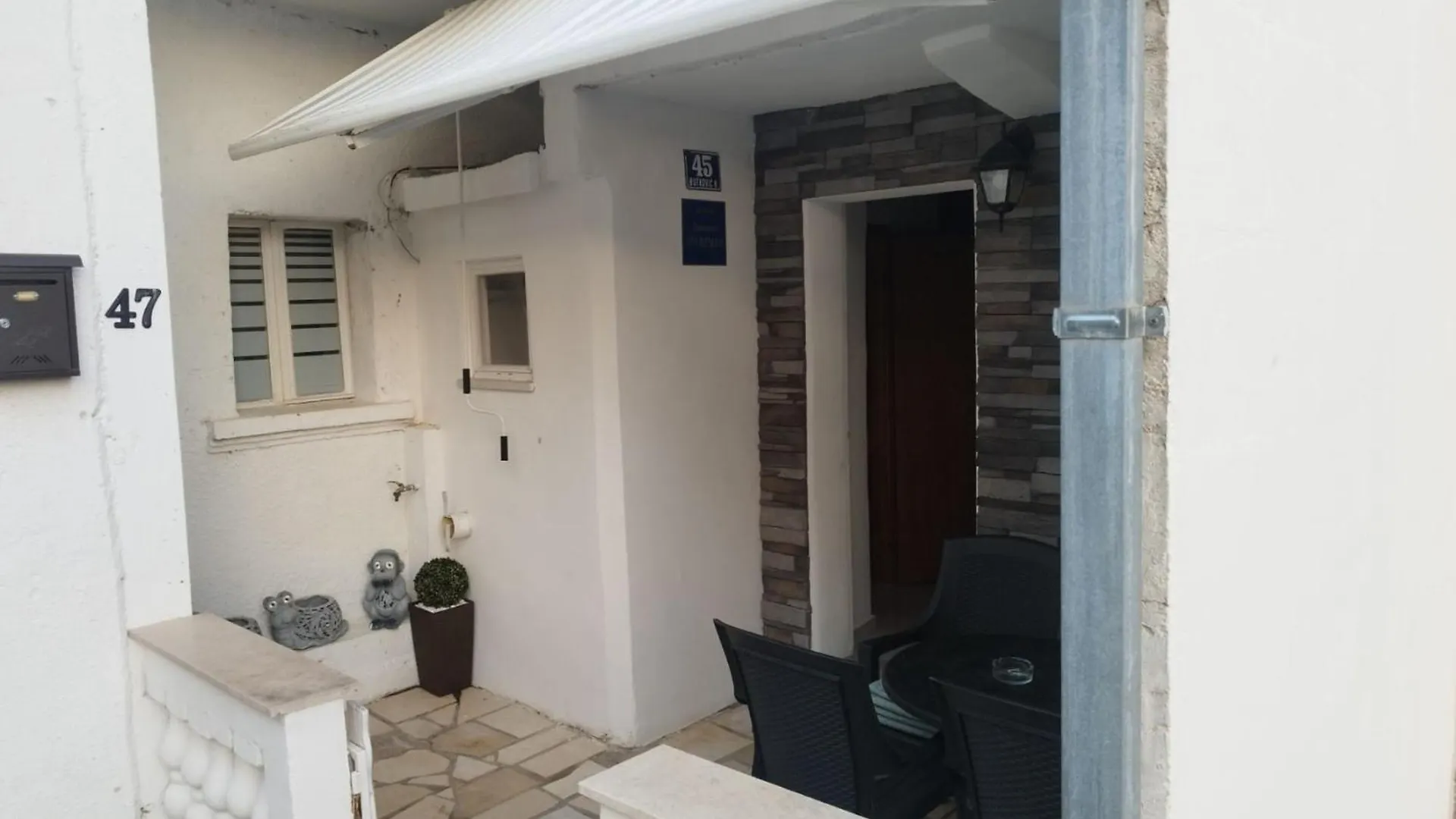 Apartment Leo Povile
