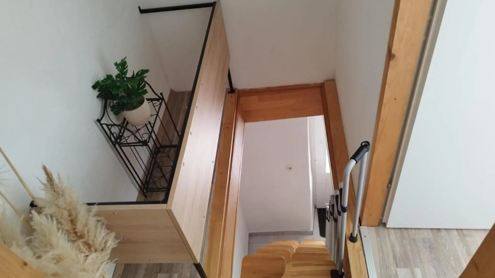 Apartment Leo Povile 0*,  Croatia