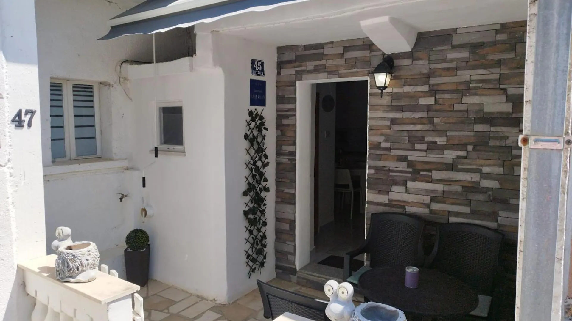 Apartment Leo Povile