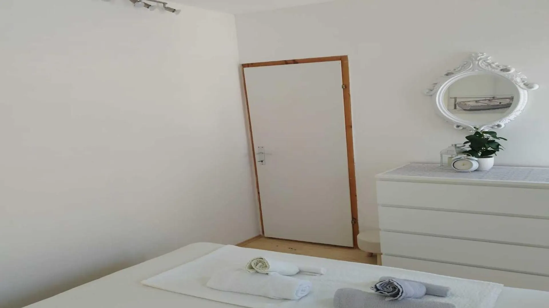 Apartment Leo Povile