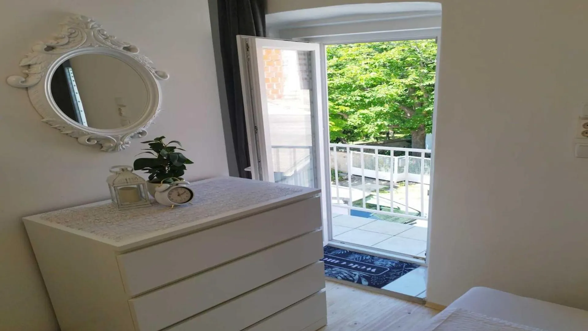 Apartment Leo Povile